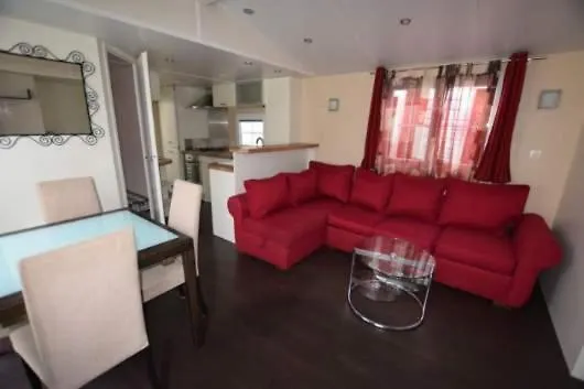 Location Saisonniere Mobil-home A St Augustin Sur En Charente-maritime 17570 Camping *